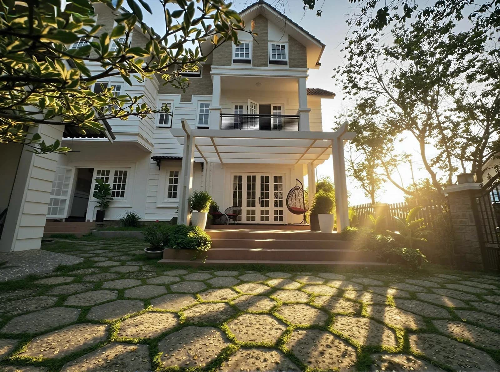 Villa Trung Tâm Đà Lạt – Sân vườn BBQ 12-16 khách