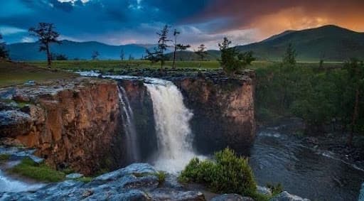 Tour khám Phá Thảo Nguyên Xanh Mông Cổ Ulaanbaatar – Terelj Park – Mini Gobi – Kharkhorin – Orkhon – Ugii Lake 8N7D - hình 7